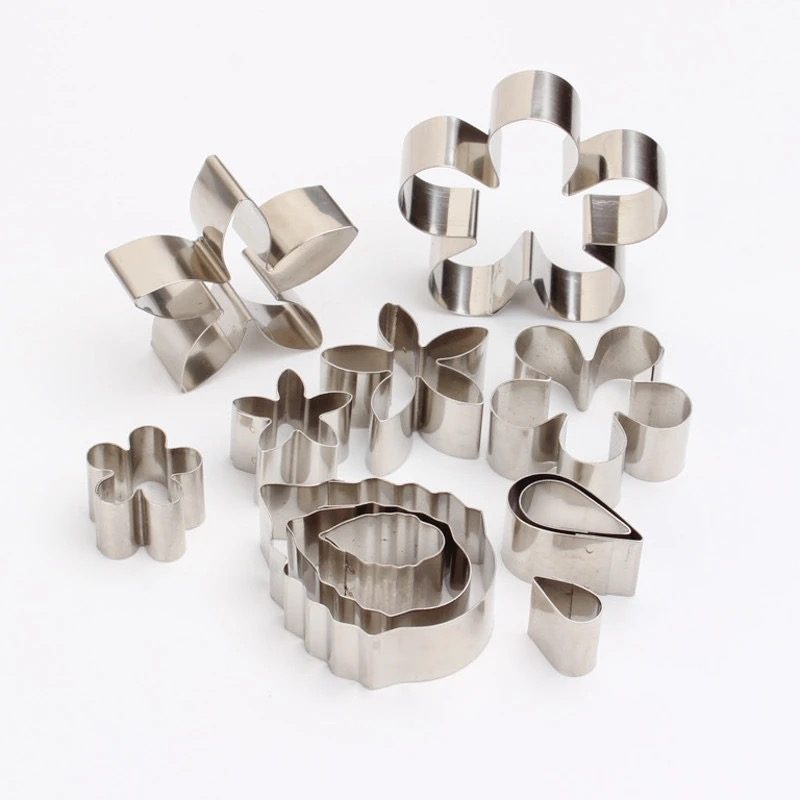 Juego de 12 cortadores de FLORES de acero inox con caja - Imagen 4
